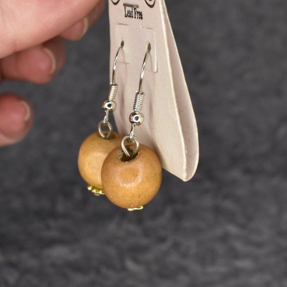 🔥 3/$15 NWT Wood Bead Dangle Earrings - Picture 4 of 8